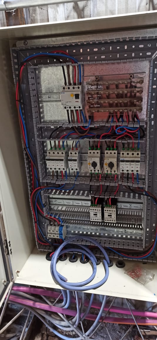 Montaje eléctrico industrial